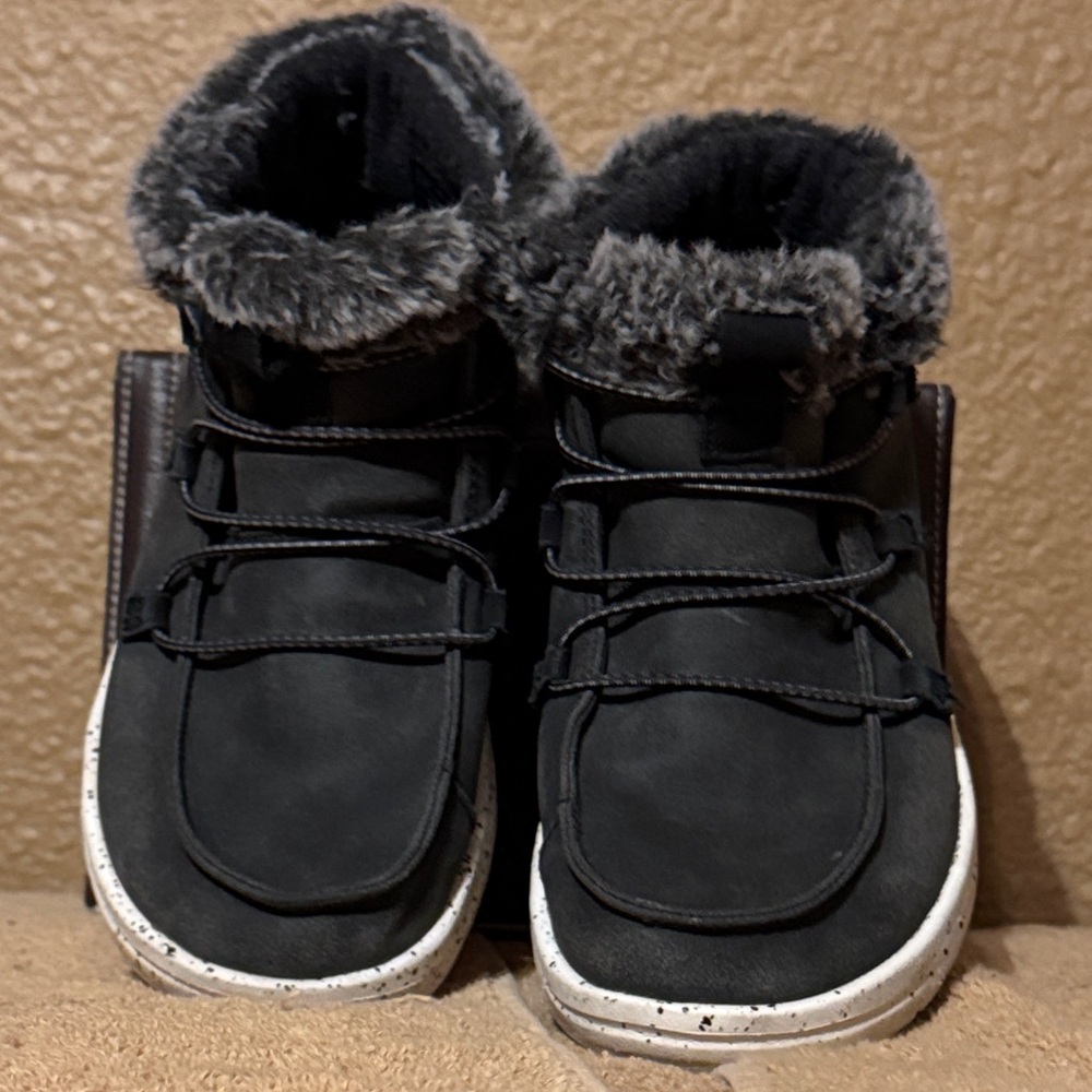 Hey Dude Womens  Slip On Boots- dark grey/ black  6